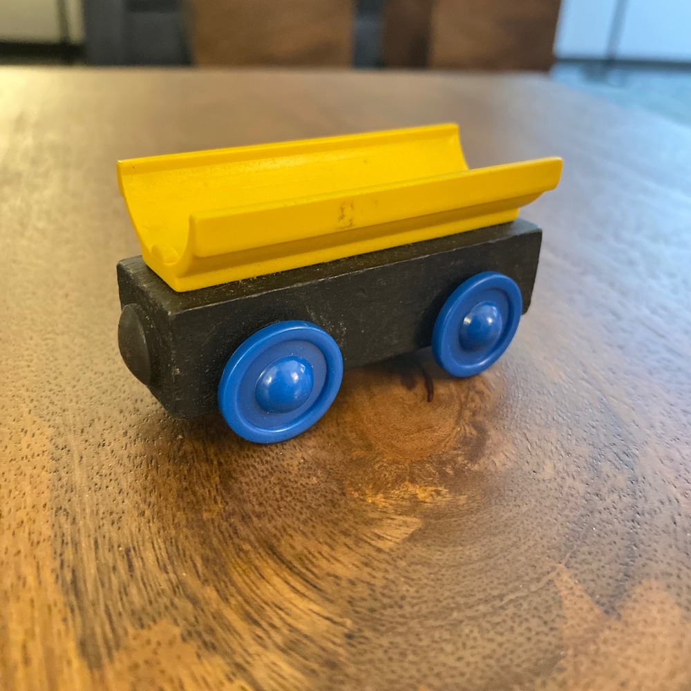 Wooden Log‎ Car Toy Train Rolling Stock Yellow Black Blue Magnetic Connector